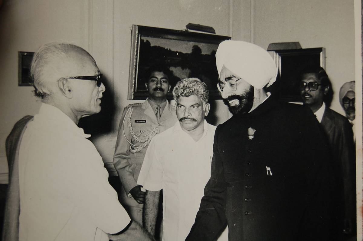 Former Indian president Zail Singh wrote that he tried without success to get the Indian prime ministers office to protect Sikhs in 1984jpg