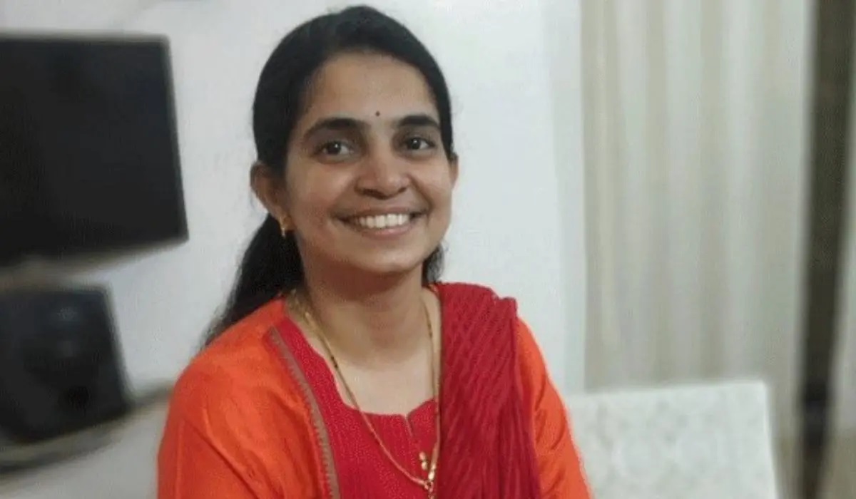 IFS Officer KM Abharna Who Inspired Vidya Balans Sherni