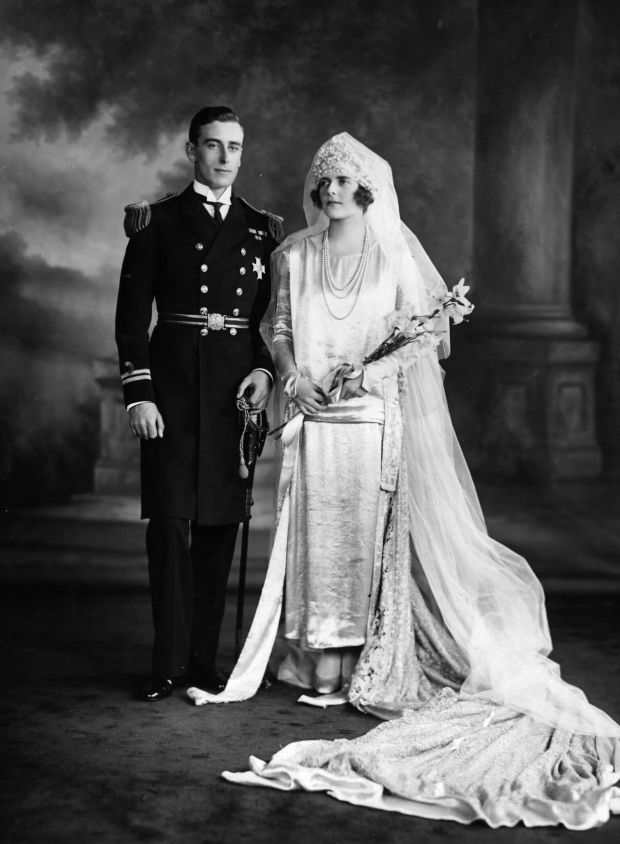 Lord Louis Mountbatten and Edwina Ashley on their wedding day in 1922
