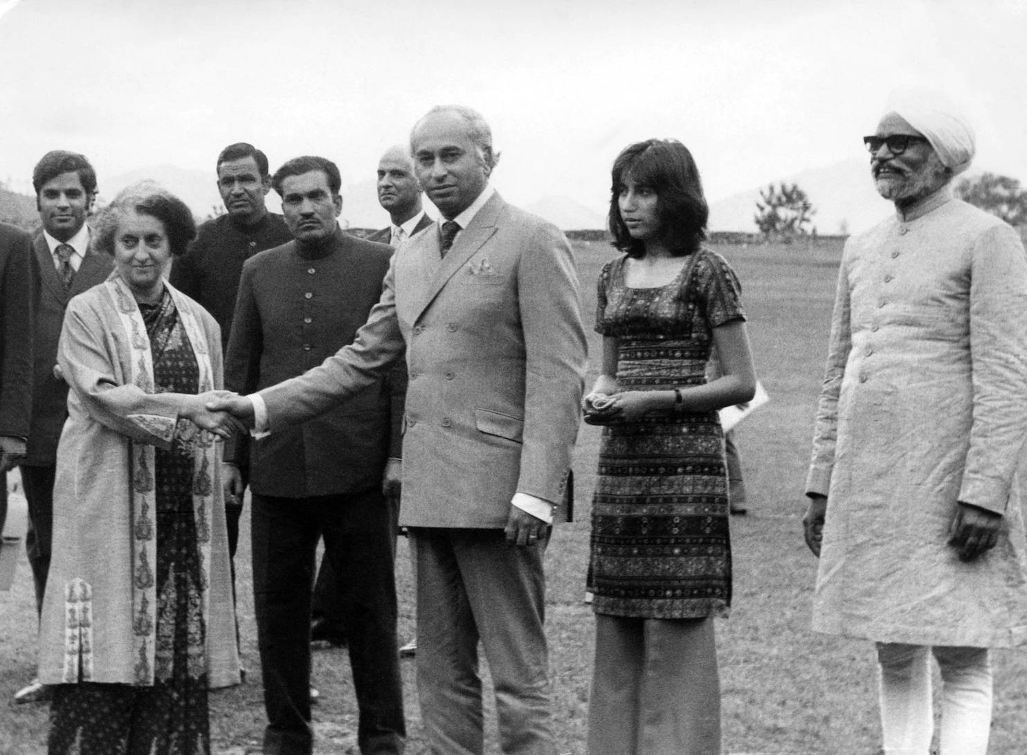PM Indira gandhi and PM Zulfiqar Ali Bhutto