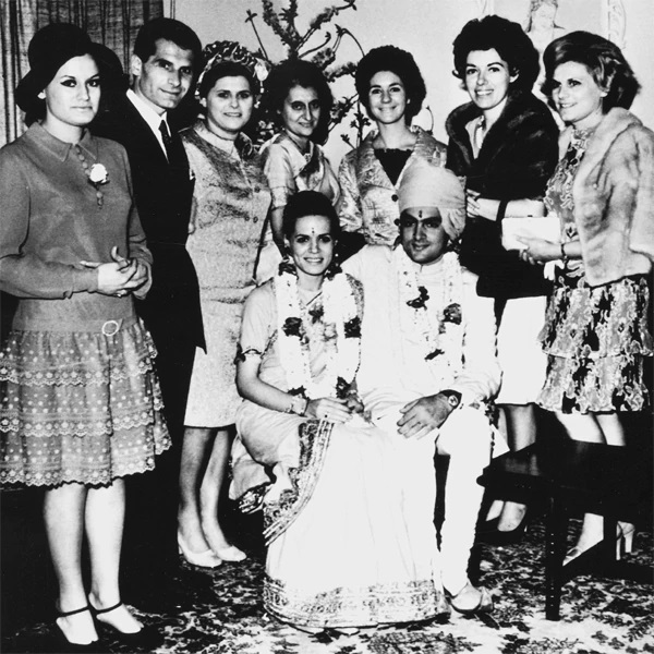 Sonia and Rajiv Gandhi surrounded by Indira Gandhi and the Mainos Sonias immediate family on their wedding day