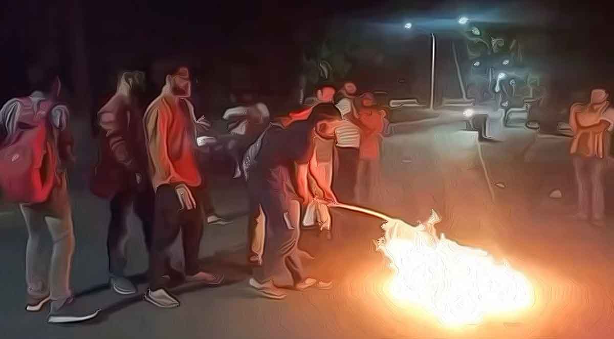 BHU - students took out a protest rally carrying a symbolic effigy and burnt it after reaching VC Sudhir Jain’s residence