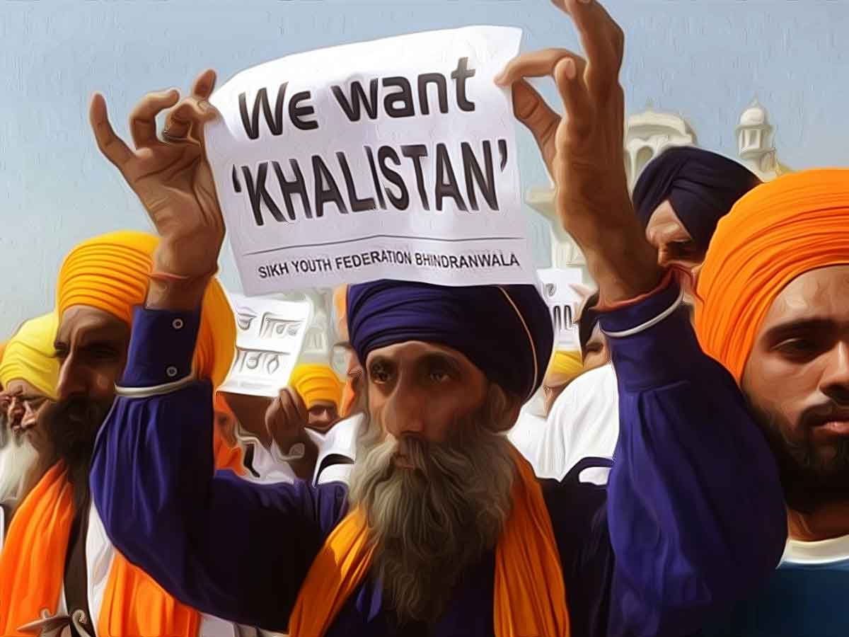 In one of the videos, a bevy of protesters could be seen blocking a roundabout in Patiala and shouting “Khalistan Zindabad” slogans
