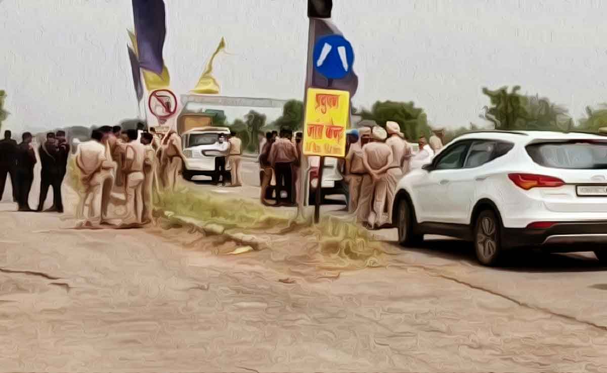 The Haryana Police halted the Punjab Police team in Kurukshetra on their route to Punjab after arresting Tajinder Bagga. (Image: Twitter)